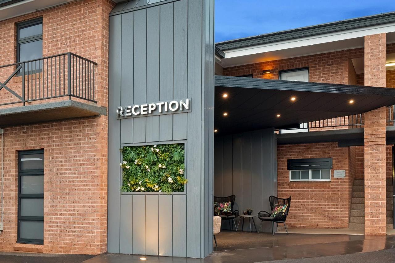 Bluegum Dubbo (Adults Only) Motel Bagian luar foto