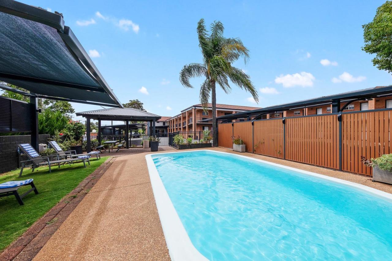 Bluegum Dubbo (Adults Only) Motel Bagian luar foto