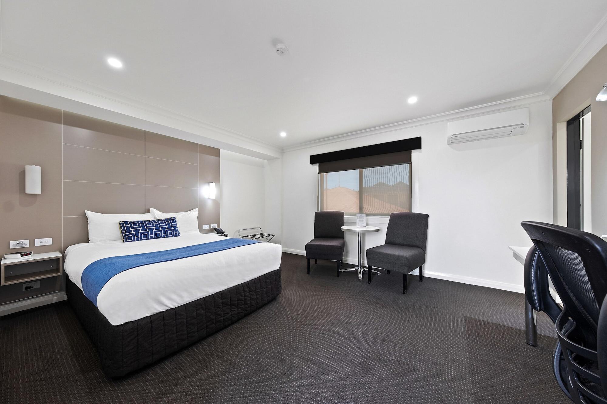 Bluegum Dubbo (Adults Only) Motel Bagian luar foto