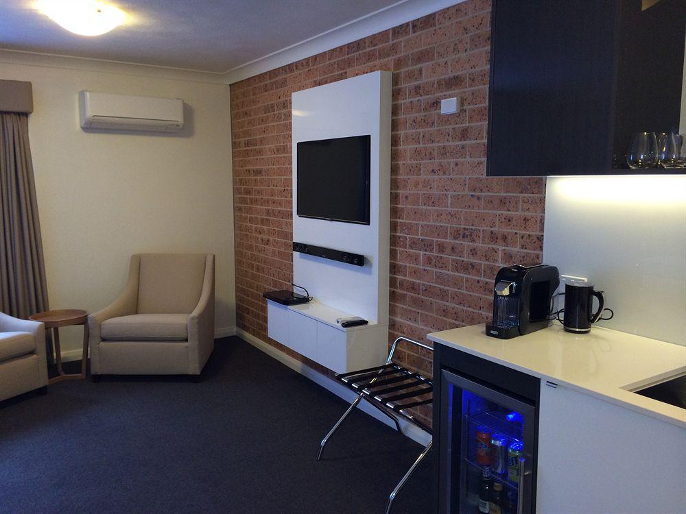 Bluegum Dubbo (Adults Only) Motel Bagian luar foto