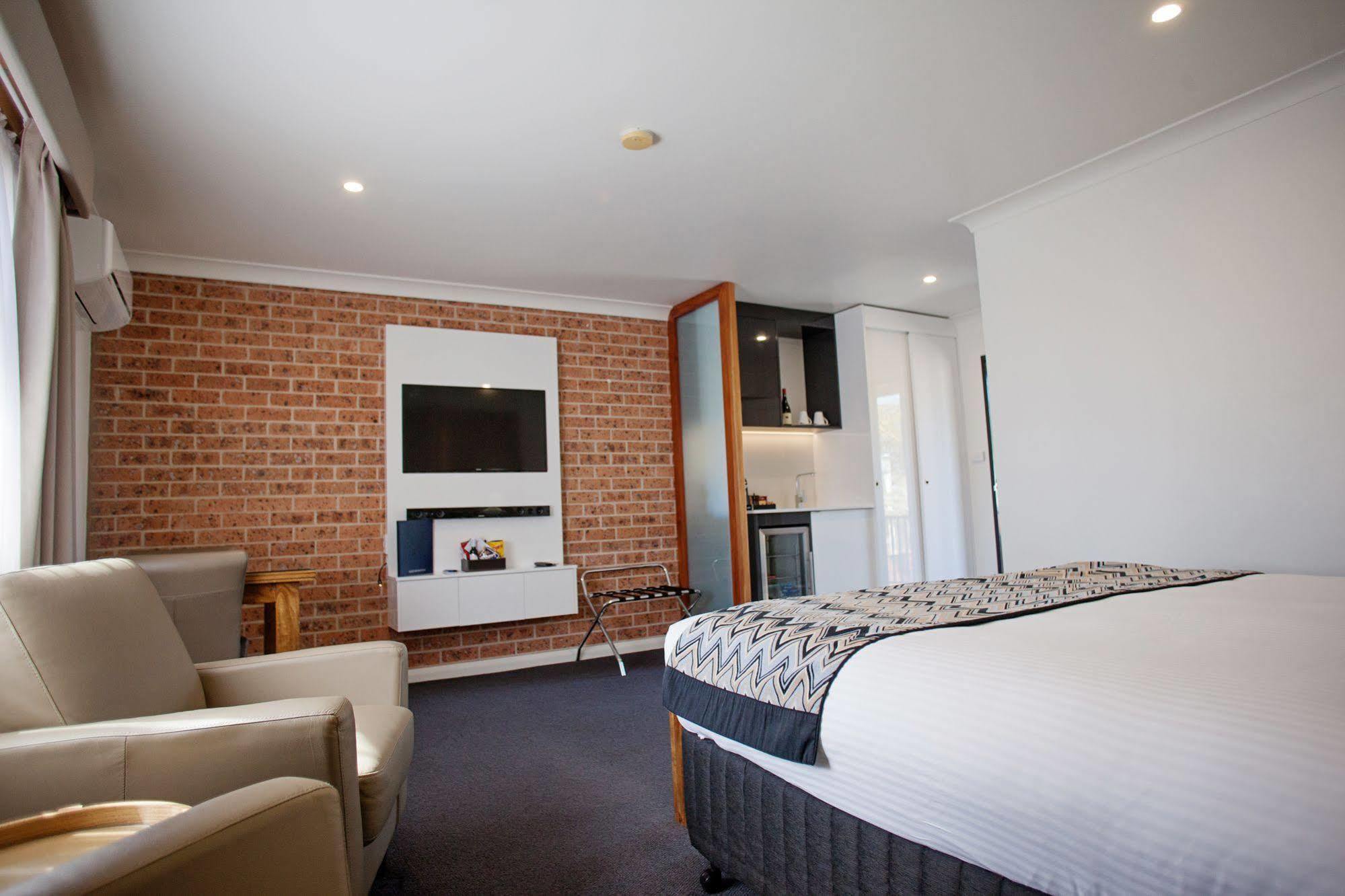 Bluegum Dubbo (Adults Only) Motel Bagian luar foto